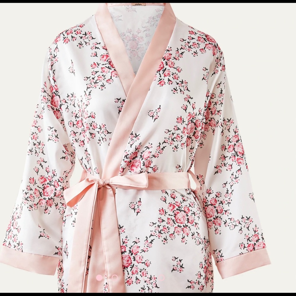 Morgan Lane floral robe